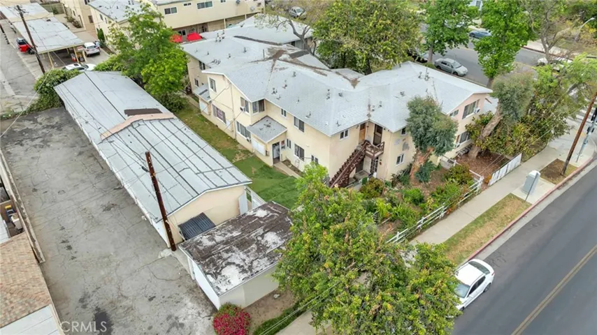 7001 Hazeltine Avenue, Van Nuys, California 91405