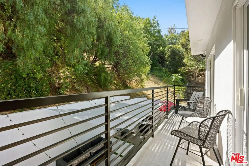 2350 Landa Street, Los Angeles, California 90039 home-pic-16