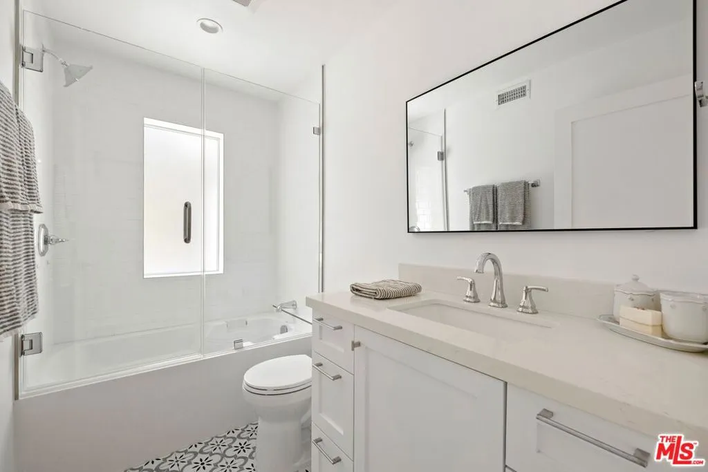 2350 Landa Street, Los Angeles, California 90039 home-pic-14