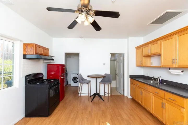 229 Holly Road, El Cajon, California 92021