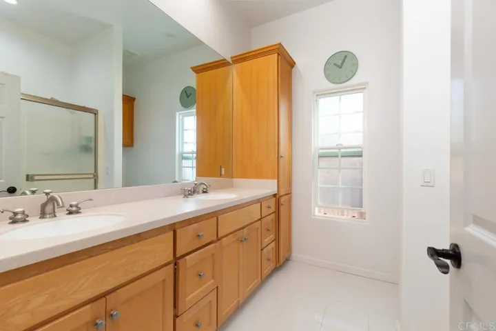229 Holly Road, El Cajon, California 92021