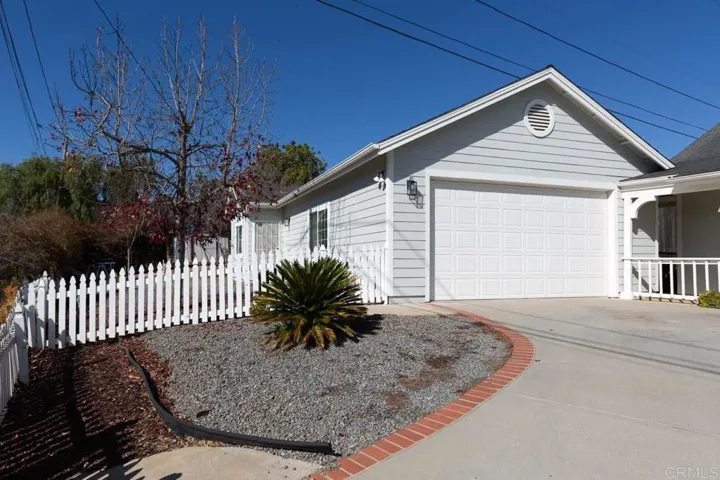 229 Holly Road, El Cajon, California 92021