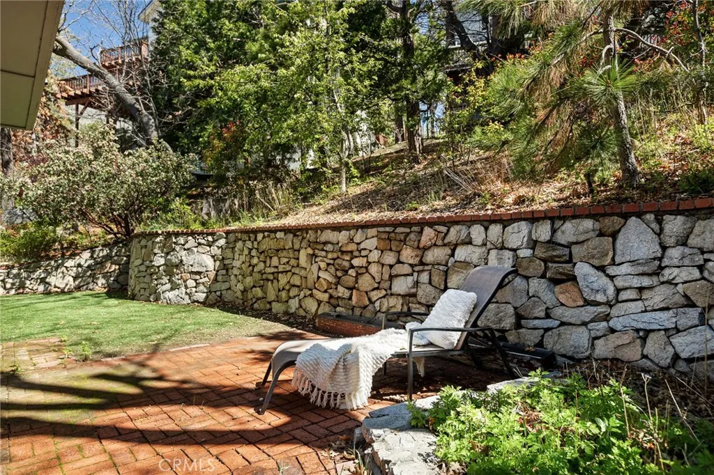 735 Bishorn Drive, Lake Arrowhead, California 92352 home-pic-20