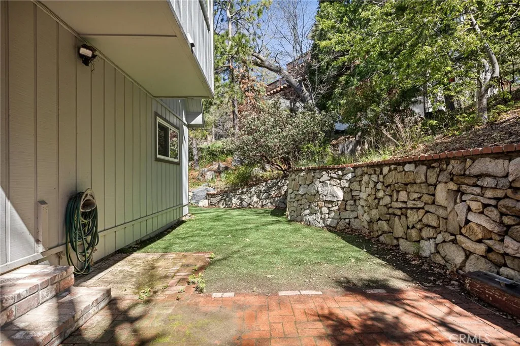 735 Bishorn Drive, Lake Arrowhead, California 92352 home-pic-22