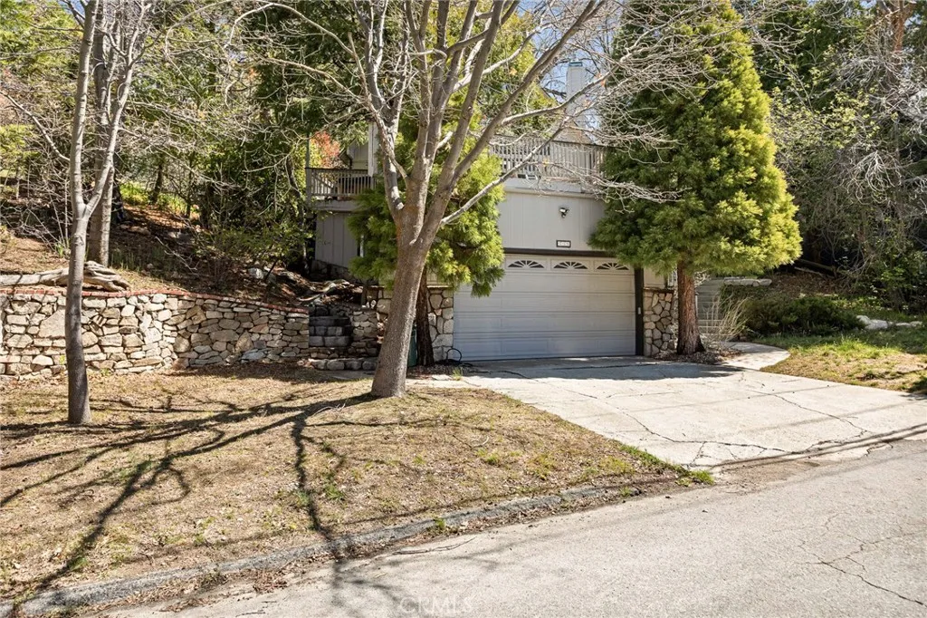 735 Bishorn Drive, Lake Arrowhead, California 92352 home-pic-35