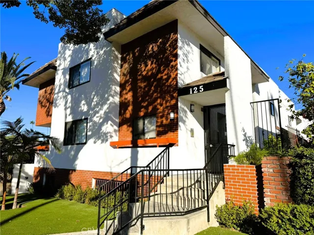 125 E Fairview Avenue, Glendale, California 91207
