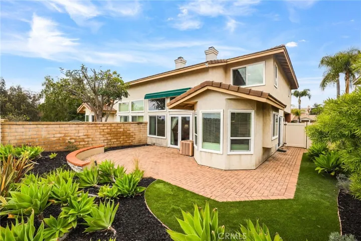 19055 Singingwood Circle, Lake Forest, California 92679