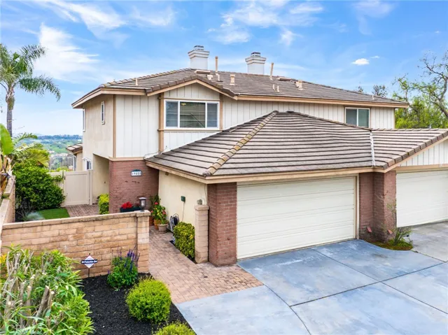 19055 Singingwood Circle, Lake Forest, California 92679