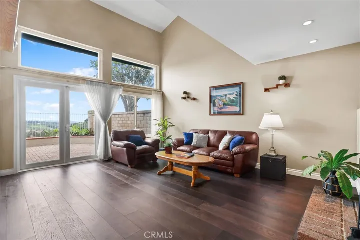 19055 Singingwood Circle, Lake Forest, California 92679
