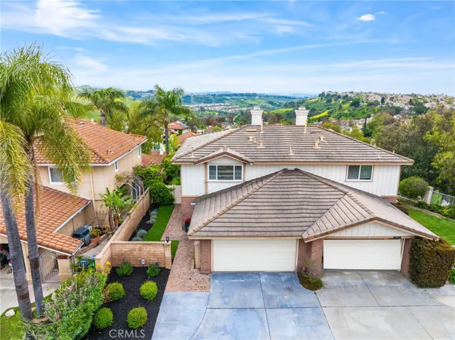 19055 Singingwood Circle, Lake Forest, California 92679