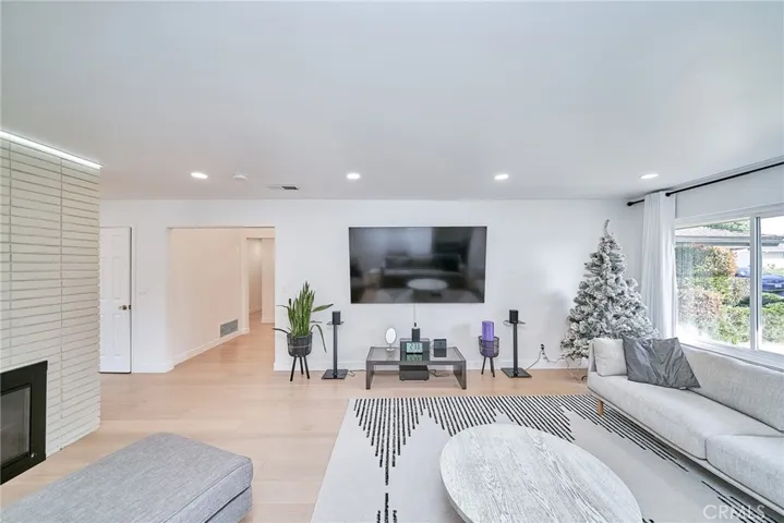 6231 Lochvale Drive, Rancho Palos Verdes, California 90275