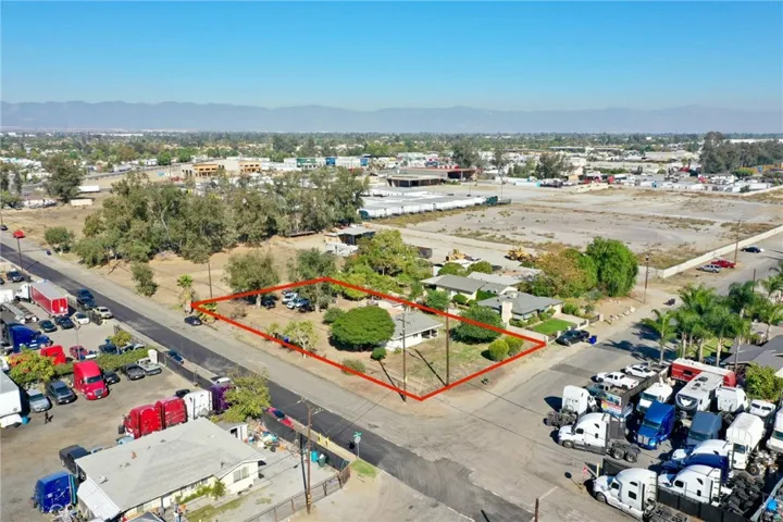 15114 Washington Drive, Fontana, California 92335