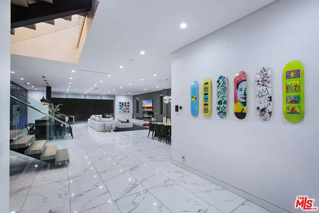 630 N Martel Avenue, Los Angeles, California 90036 home-pic-13