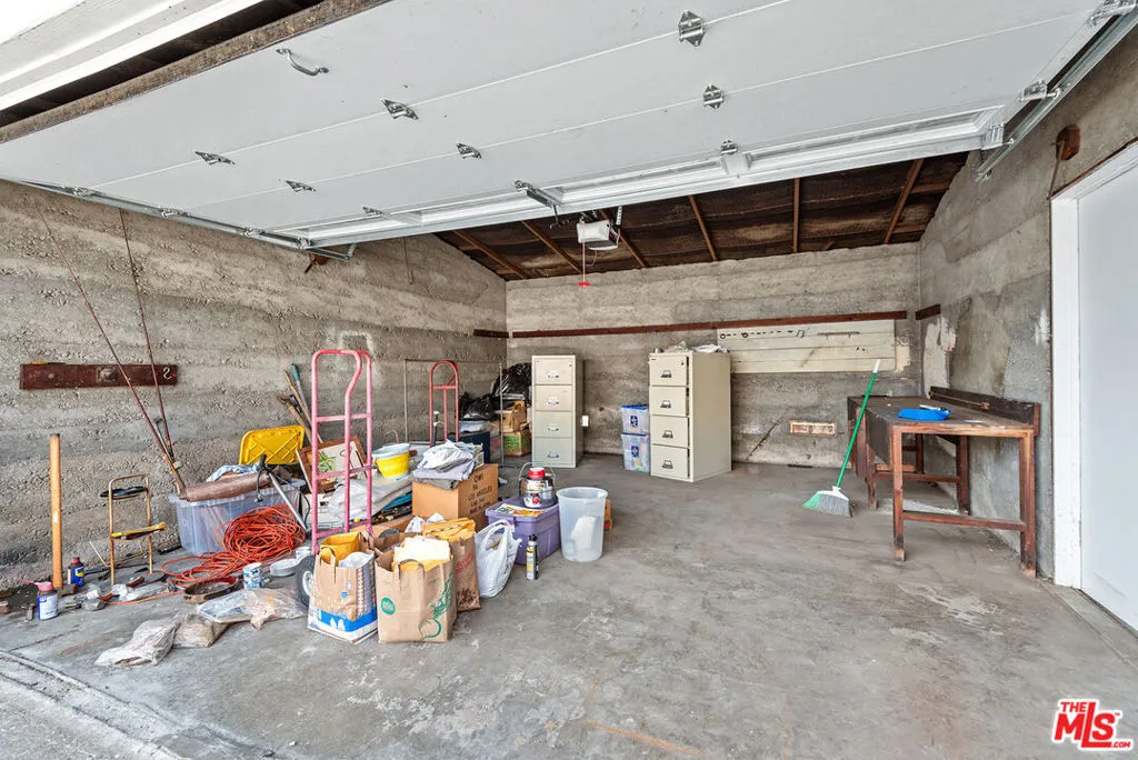 12926 Bonaparte Avenue, Los Angeles, California 90066 home-pic-20