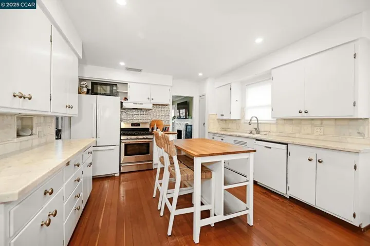 514 Arch Street, Martinez, California 94553-3241