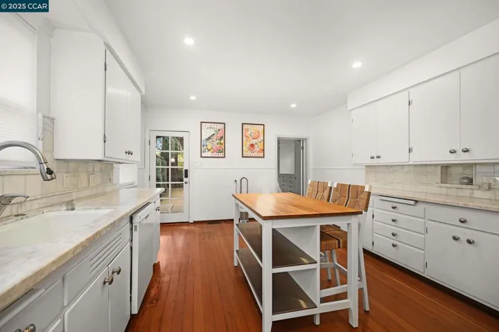 514 Arch Street, Martinez, California 94553-3241
