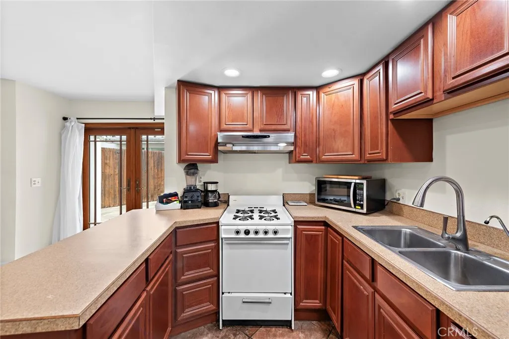 202 Avenida Monterey, San Clemente, California 92672 home-pic-32