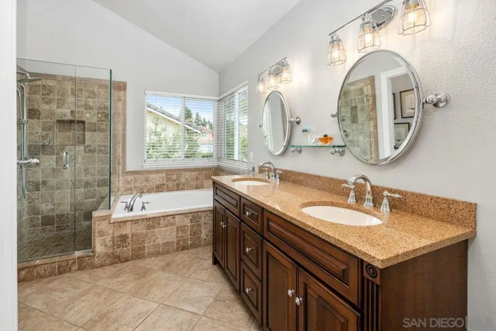 5161 Camino Playa Portofino, San Diego, California 92124