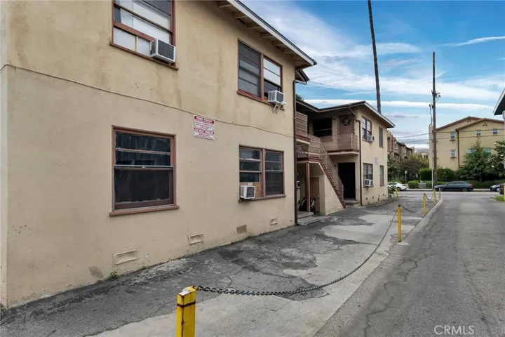 7224 Hazeltine Avenue, Van Nuys, California 91405
