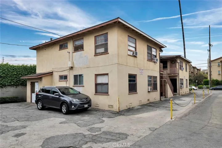7224 Hazeltine Avenue, Van Nuys, California 91405