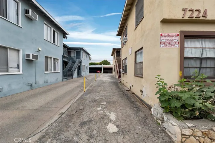 7224 Hazeltine Avenue, Van Nuys, California 91405