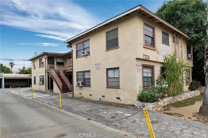 7224 Hazeltine Avenue, Van Nuys, California 91405