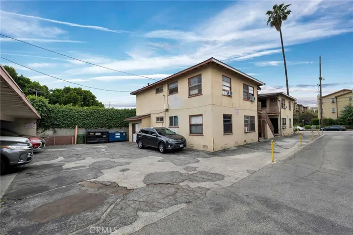 7224 Hazeltine Avenue, Van Nuys, California 91405