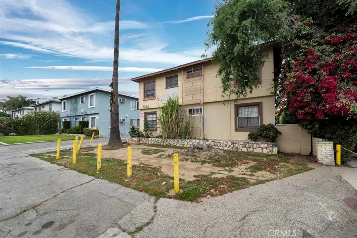 7224 Hazeltine Avenue, Van Nuys, California 91405
