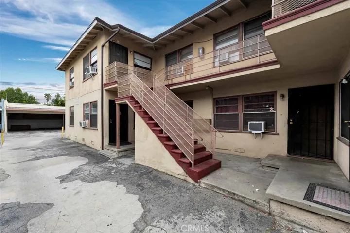 7224 Hazeltine Avenue, Van Nuys, California 91405