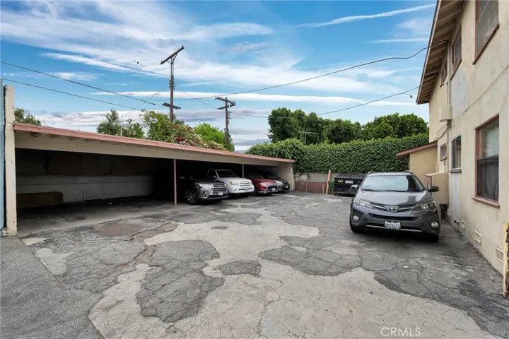 7224 Hazeltine Avenue, Van Nuys, California 91405