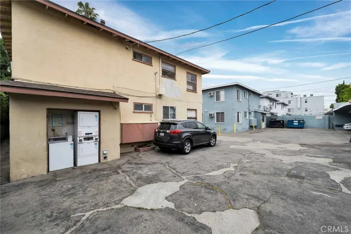 7224 Hazeltine Avenue, Van Nuys, California 91405