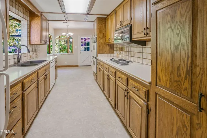08-6986 Harmon Drive-9