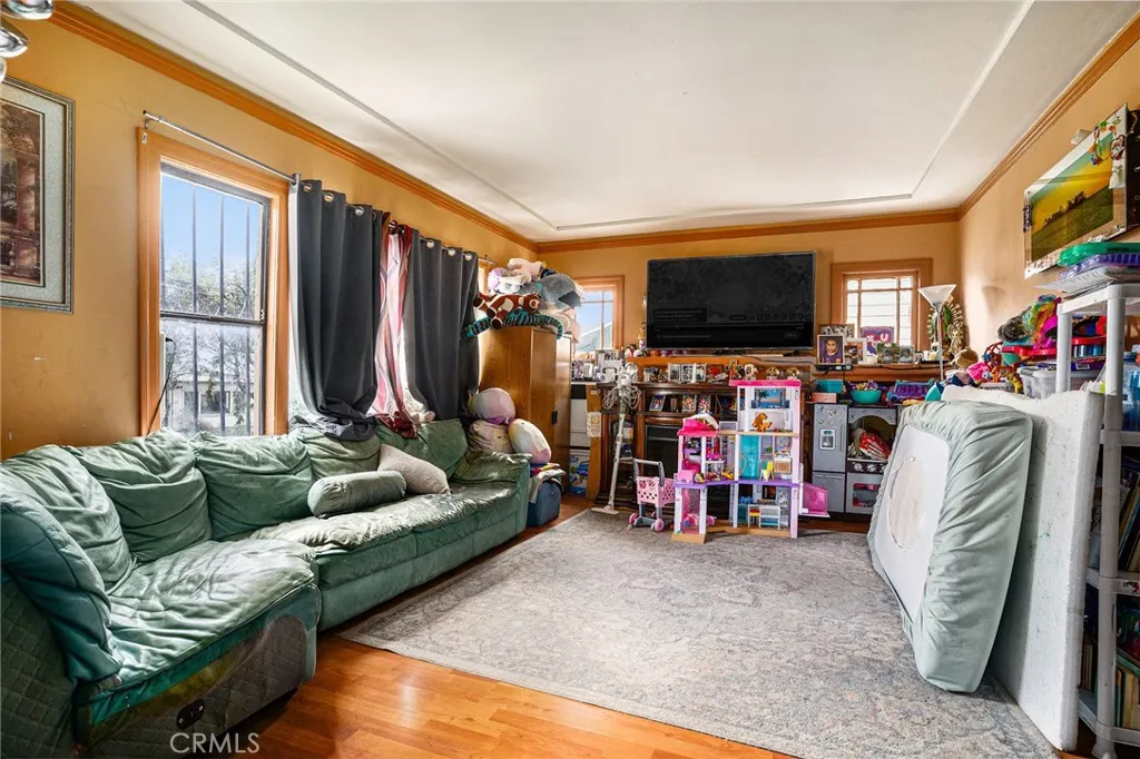2445 10th Avenue, Oakland, California 94606 home-pic-5