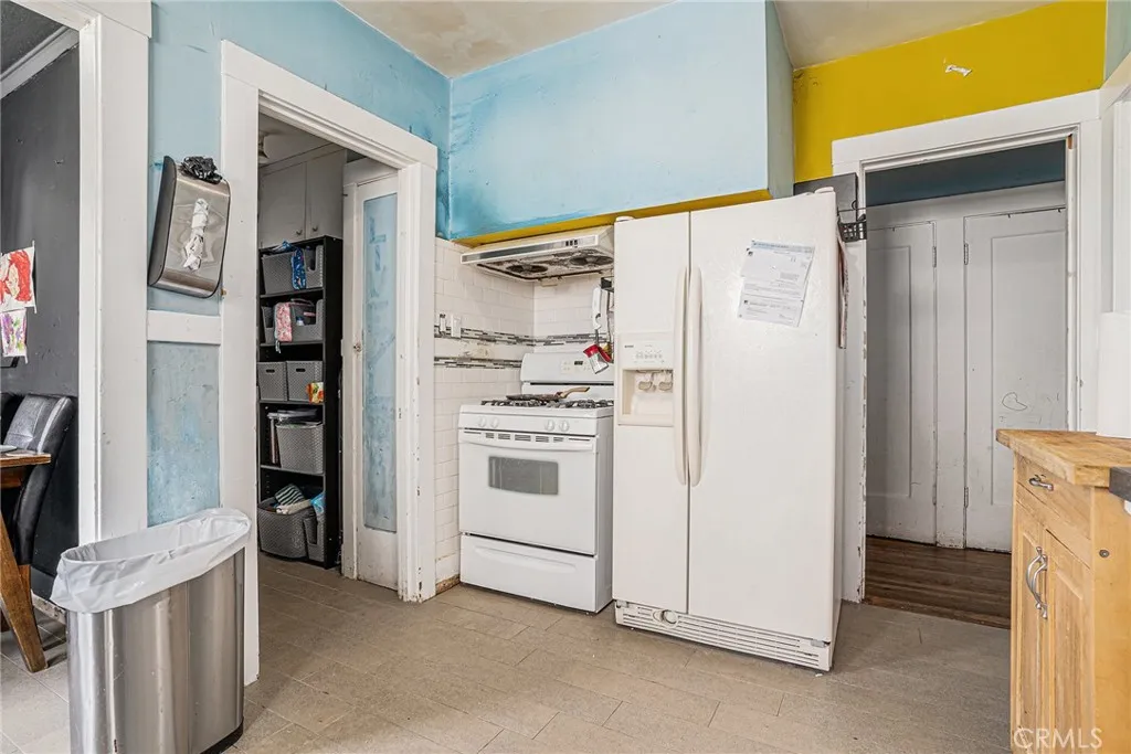 2445 10th Avenue, Oakland, California 94606 home-pic-4