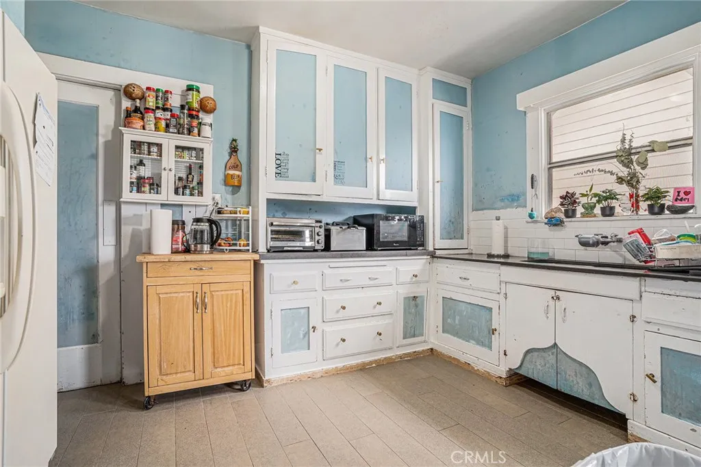 2445 10th Avenue, Oakland, California 94606 home-pic-6