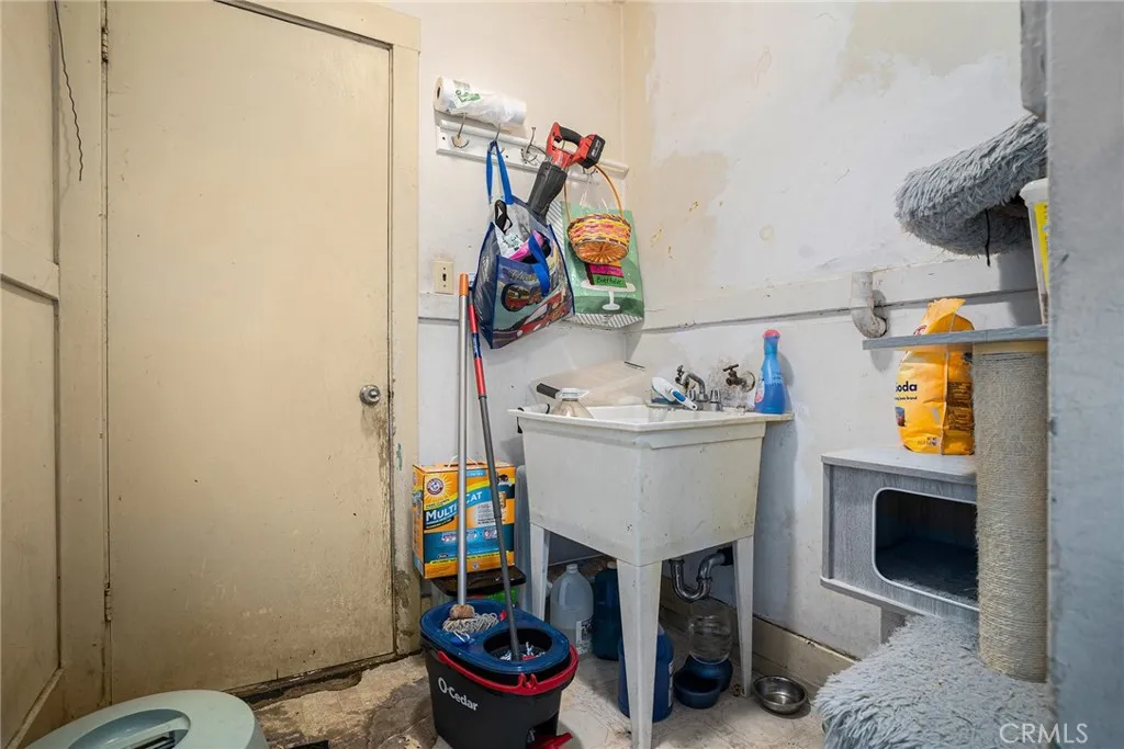 2445 10th Avenue, Oakland, California 94606 home-pic-23