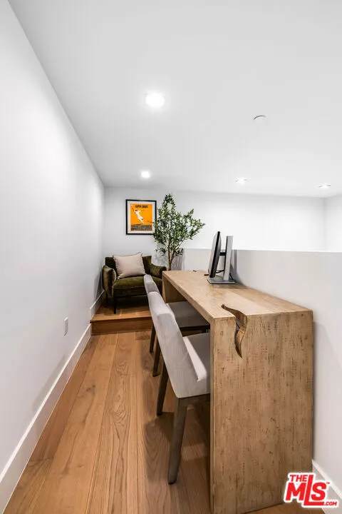 1216 1/2 Arizona Avenue, Santa Monica, California 90404 home-pic-17