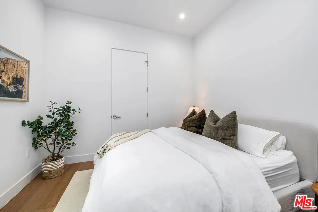 1216 1/2 Arizona Avenue, Santa Monica, California 90404 home-pic-6