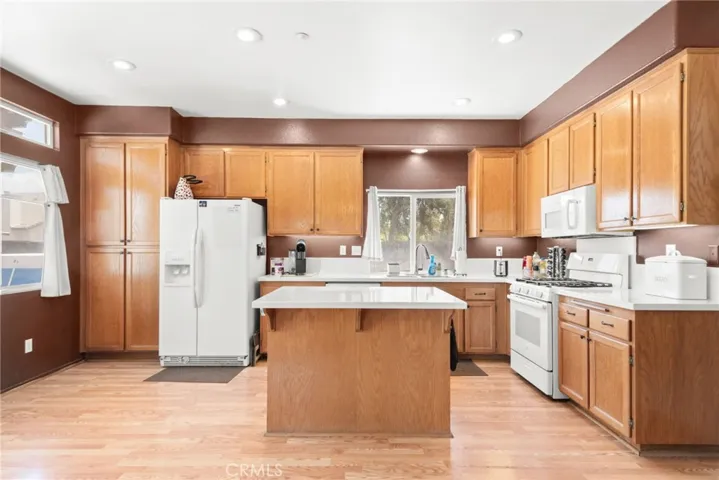 879 Glider Place, San Jacinto, California 92582