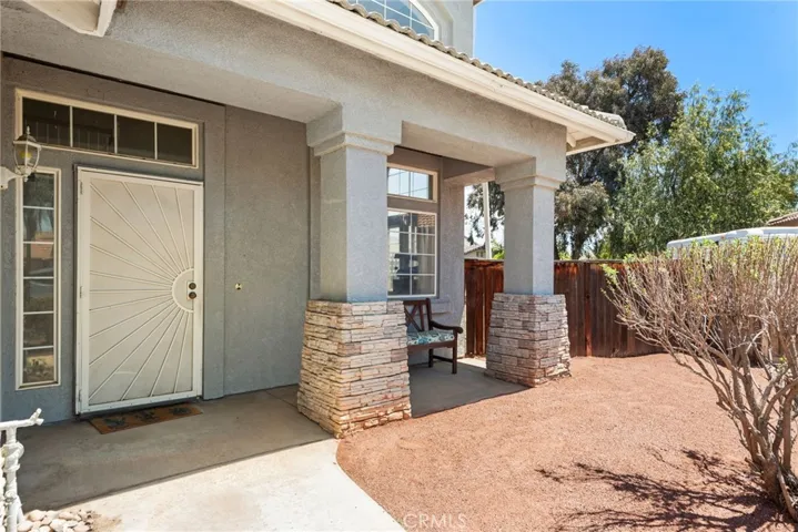 879 Glider Place, San Jacinto, California 92582