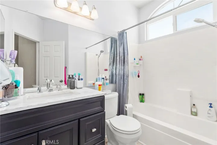 879 Glider Place, San Jacinto, California 92582