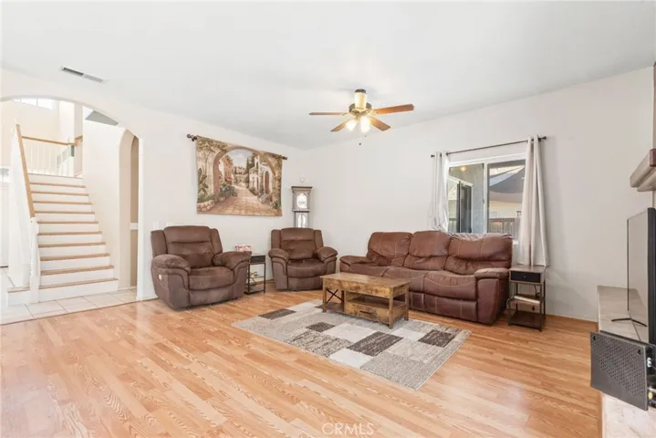 879 Glider Place, San Jacinto, California 92582