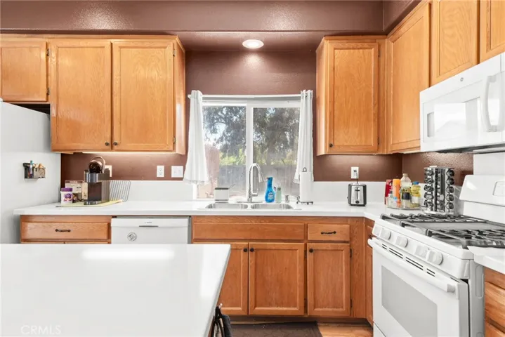 879 Glider Place, San Jacinto, California 92582