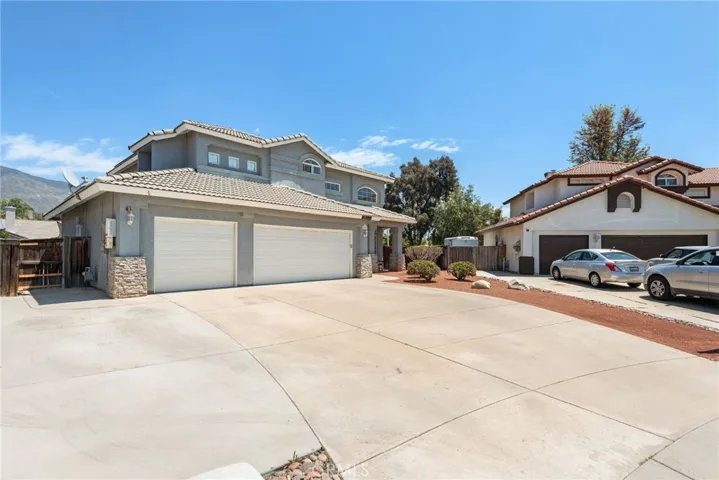 879 Glider Place, San Jacinto, California 92582