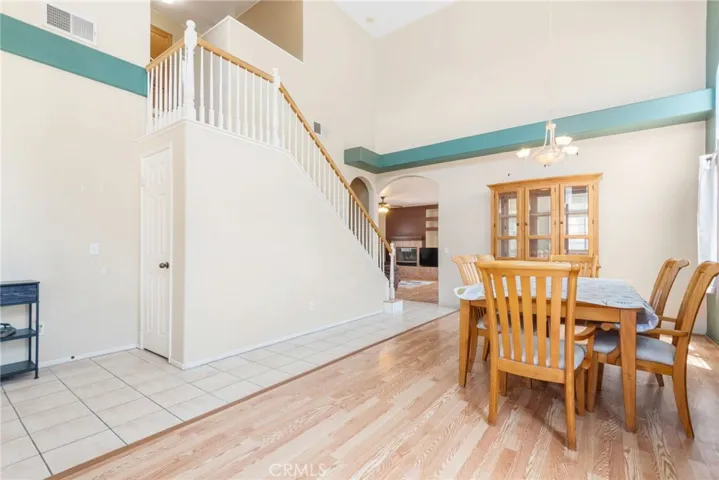 879 Glider Place, San Jacinto, California 92582