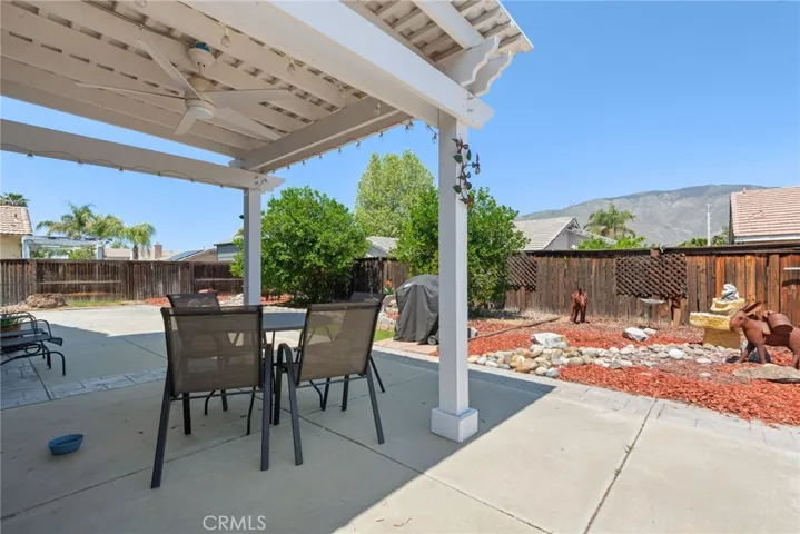 879 Glider Place, San Jacinto, California 92582