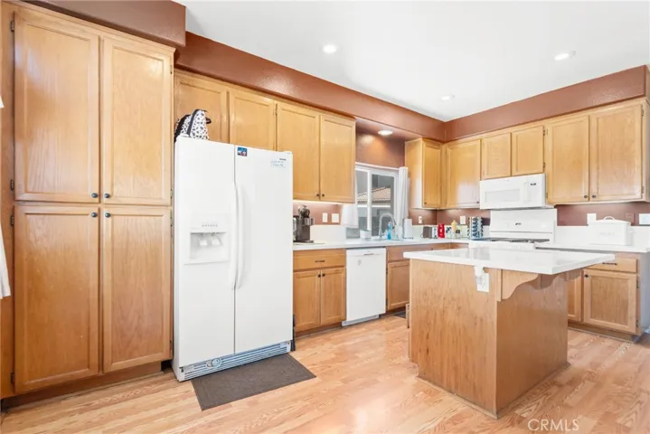 879 Glider Place, San Jacinto, California 92582