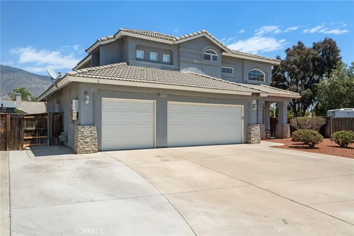 879 Glider Place, San Jacinto, California 92582