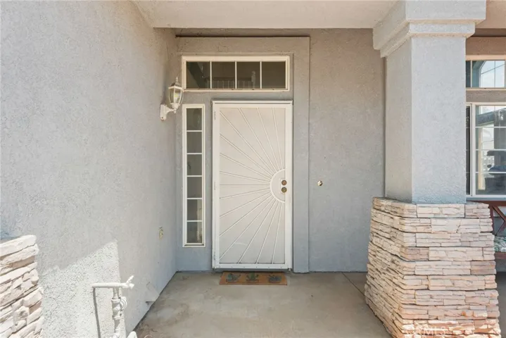 879 Glider Place, San Jacinto, California 92582