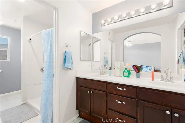 879 Glider Place, San Jacinto, California 92582